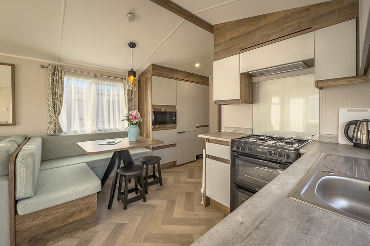 8 berth