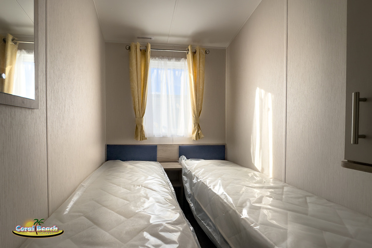 8 berth